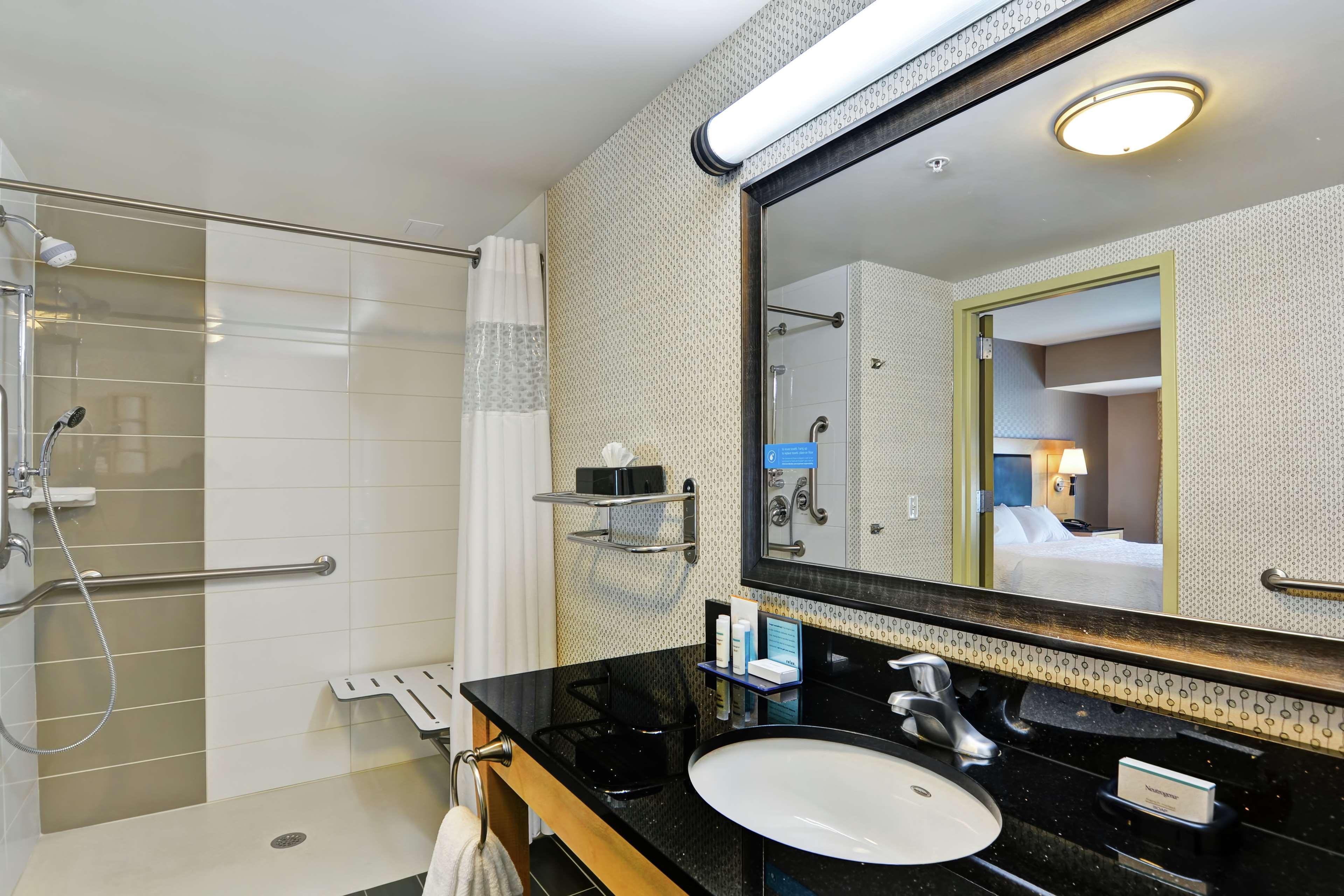 Hampton Inn & Suites Crabtree Raleigh Exteriör bild