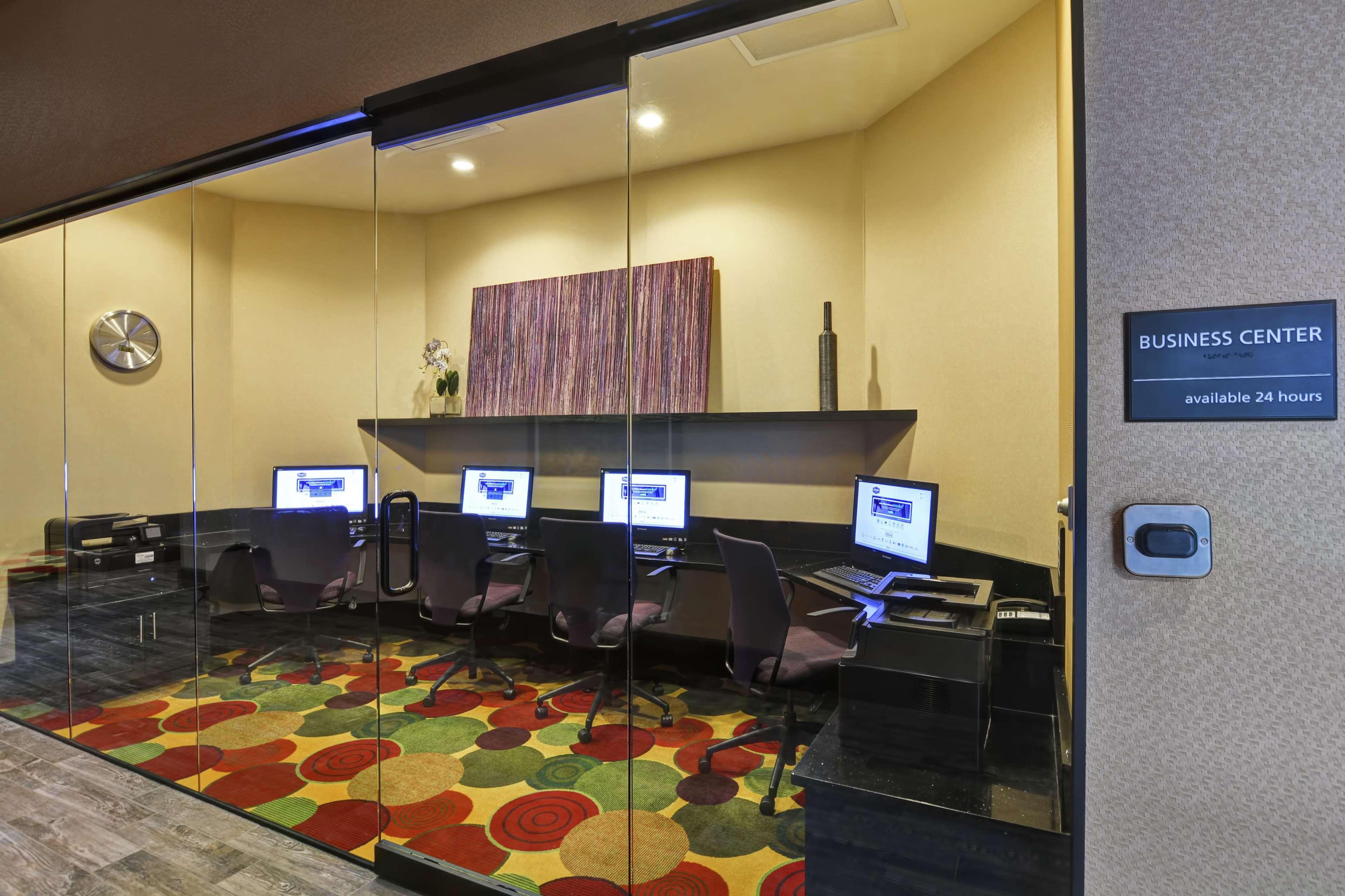 Hampton Inn & Suites Crabtree Raleigh Exteriör bild