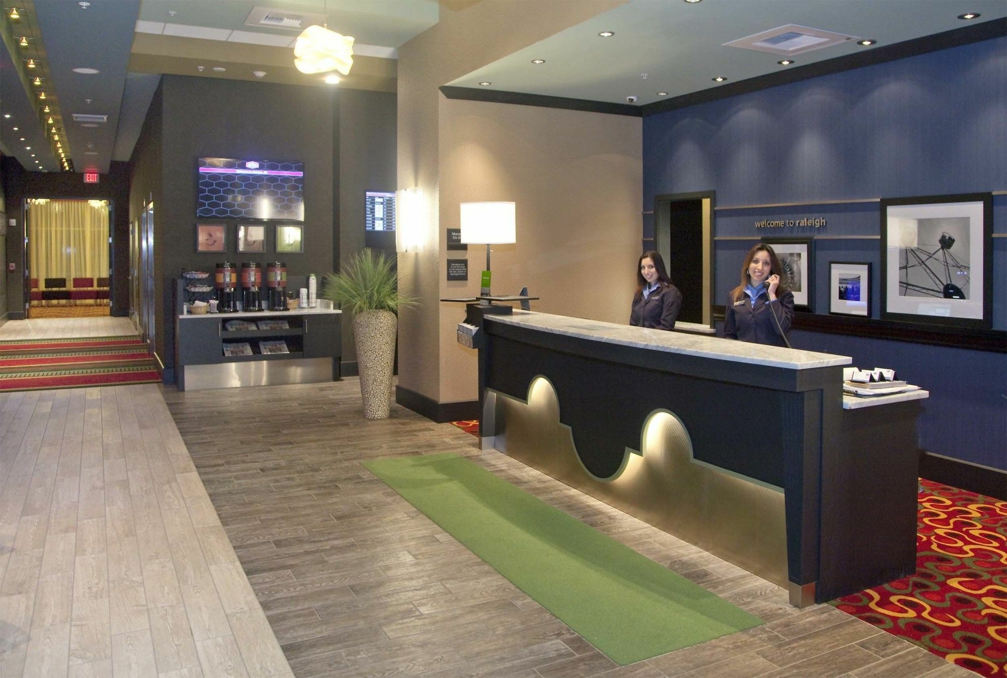 Hampton Inn & Suites Crabtree Raleigh Exteriör bild